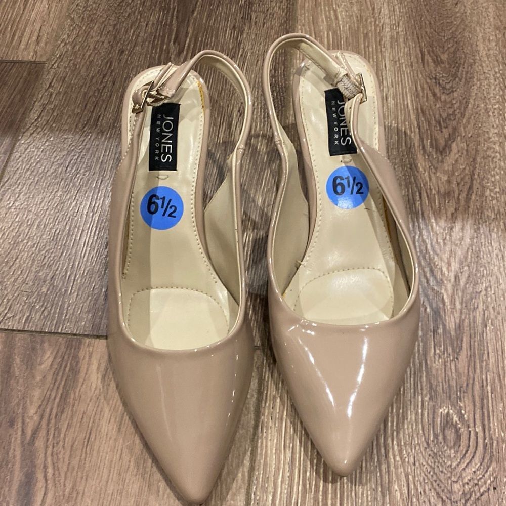 Jones New York Tan Size 6.5 Women’s Heels